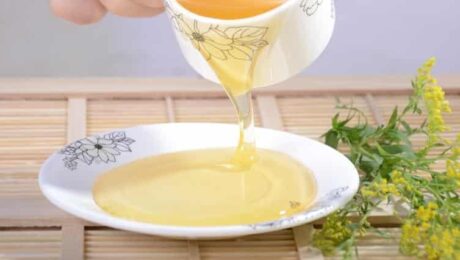 はちみつそれは砂糖であり、ミツバチにとって良い薬です