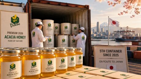 В 2026 году в Японию была отправлена партия акациевого меда от компании Delee Honey в контейнерах премиум-класса.